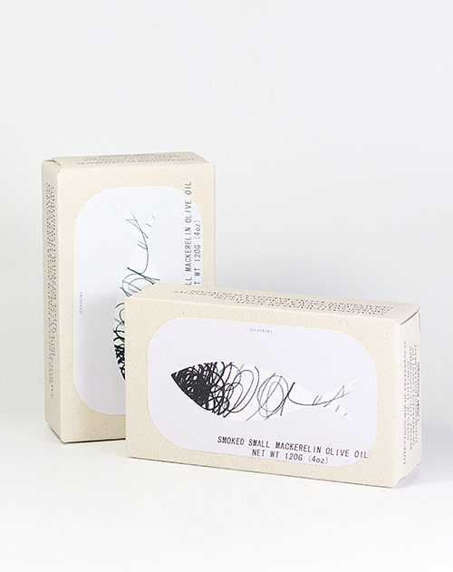 Geräucherte kleine Makrelen in Olivenöl