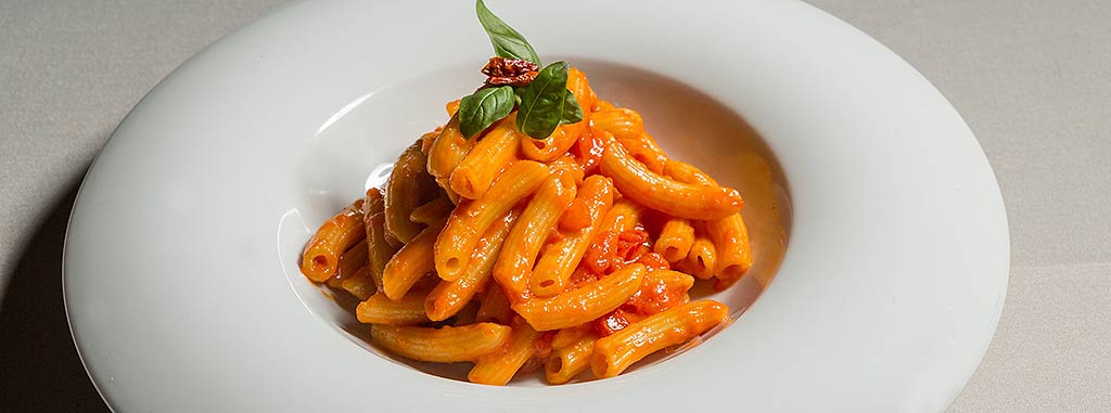 Penne mit rotem Pesto