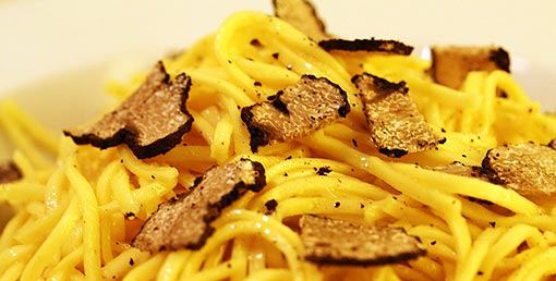 Echte italienische Trüffel genießen
